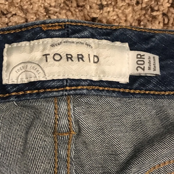 Torrid Plus Size Women’s Dark Wash Distressed Jean - Picture 3 of 8